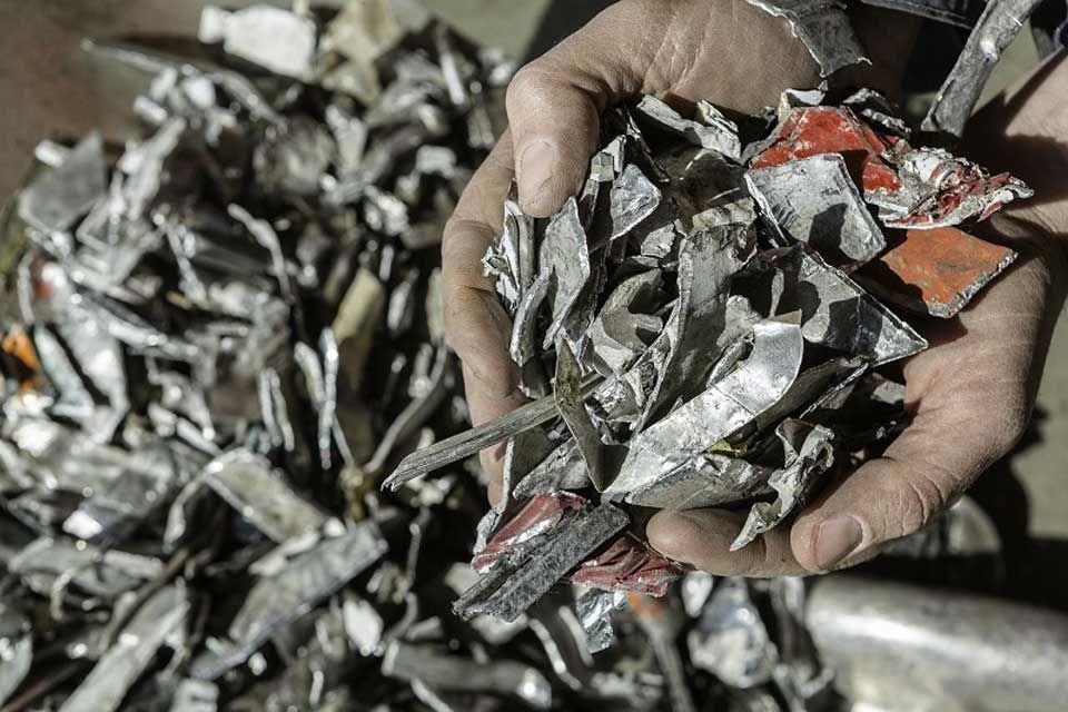 eternit amiantialluminio ferro leghe metalliche stoccaggio smaltimento recupero trasporto Pavia e San Genesio